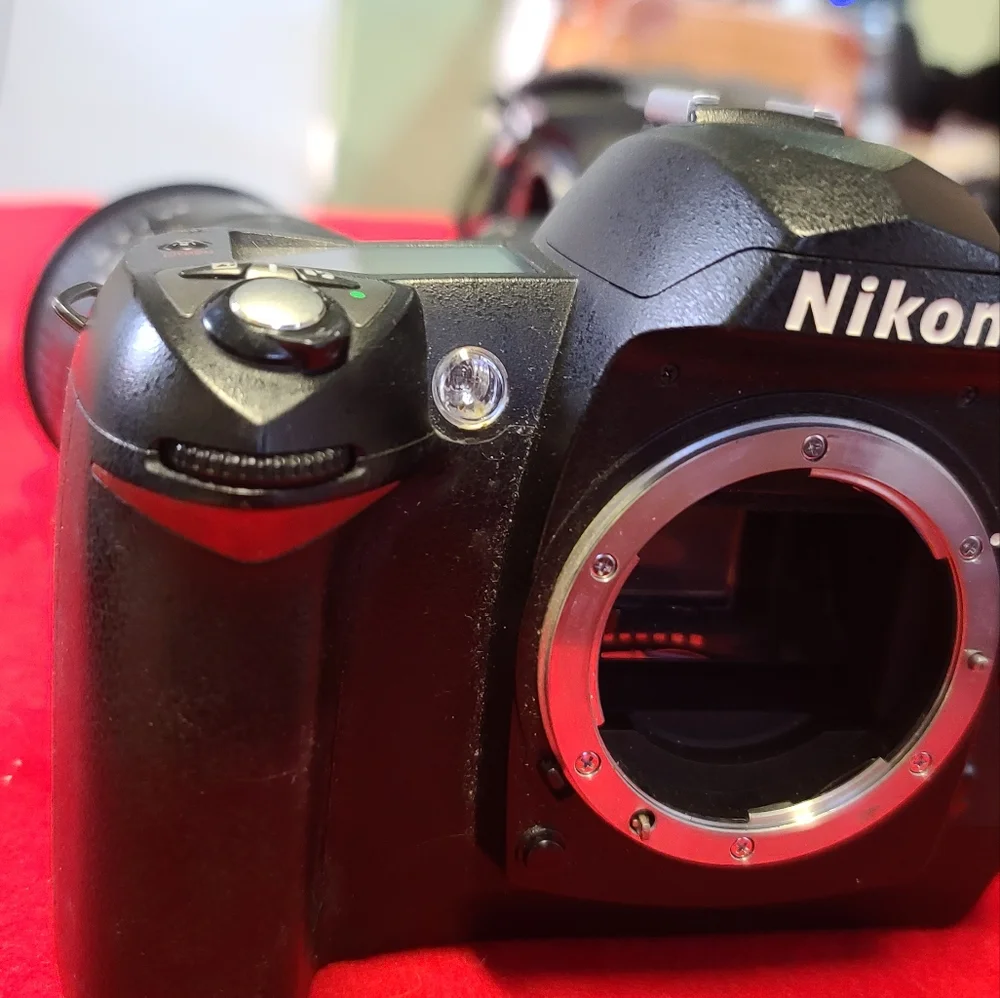 Nikon d70 camera